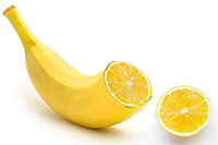 Längliche Gelbfrucht mit Zitrusfruchtinnereien